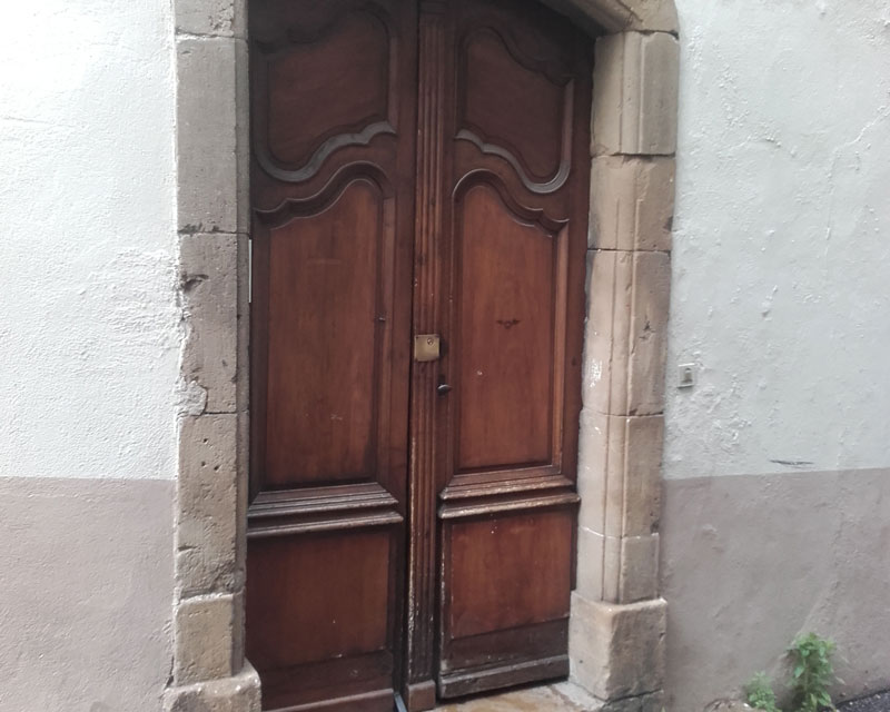 création d’une porte rustique et performante